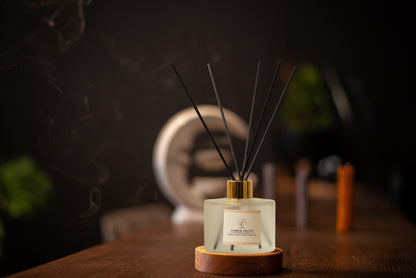 Elegant Reed Diffuser Collection - Amber Frost