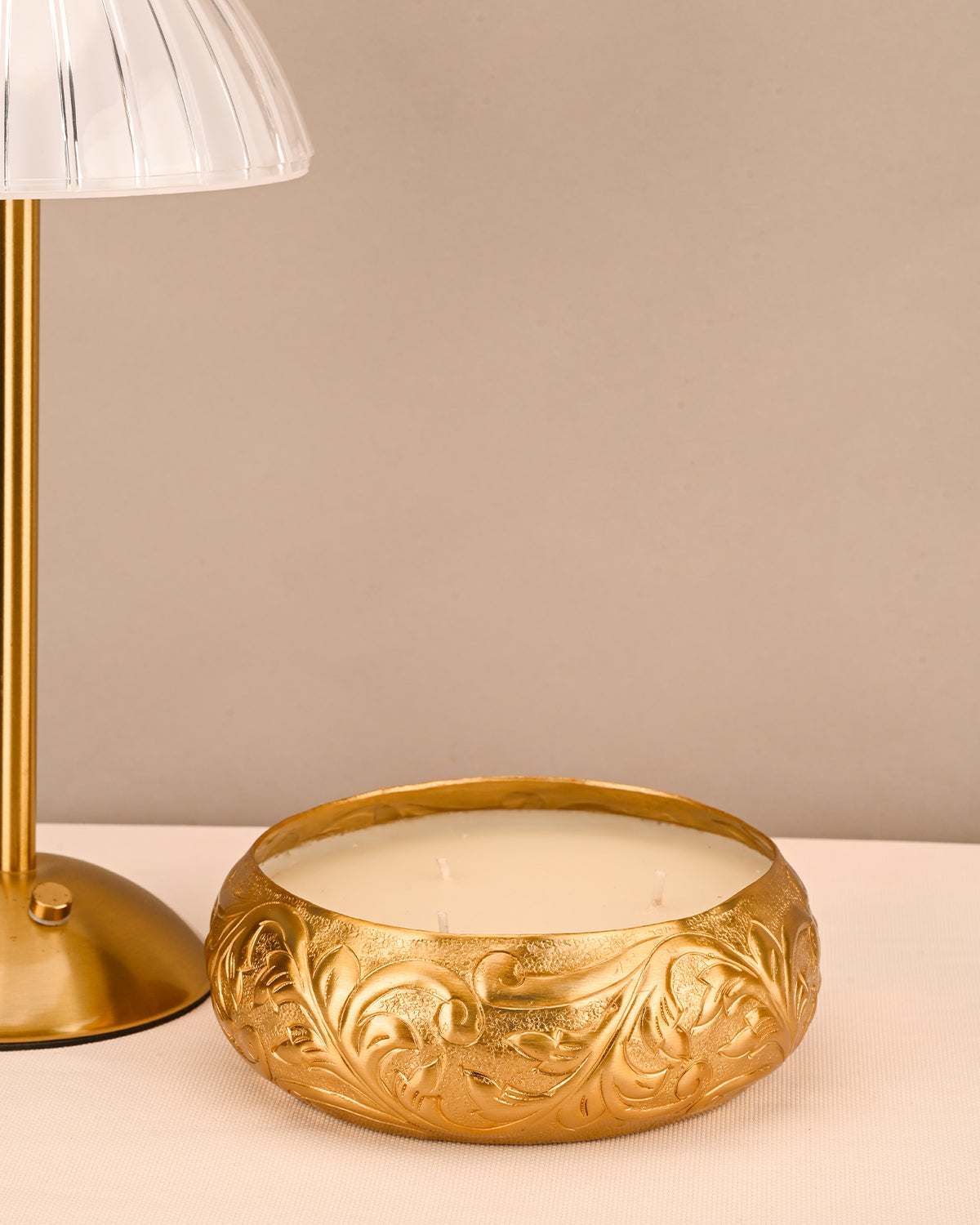 ORNATE HERITAGE CANDLE – WHITE AMBER