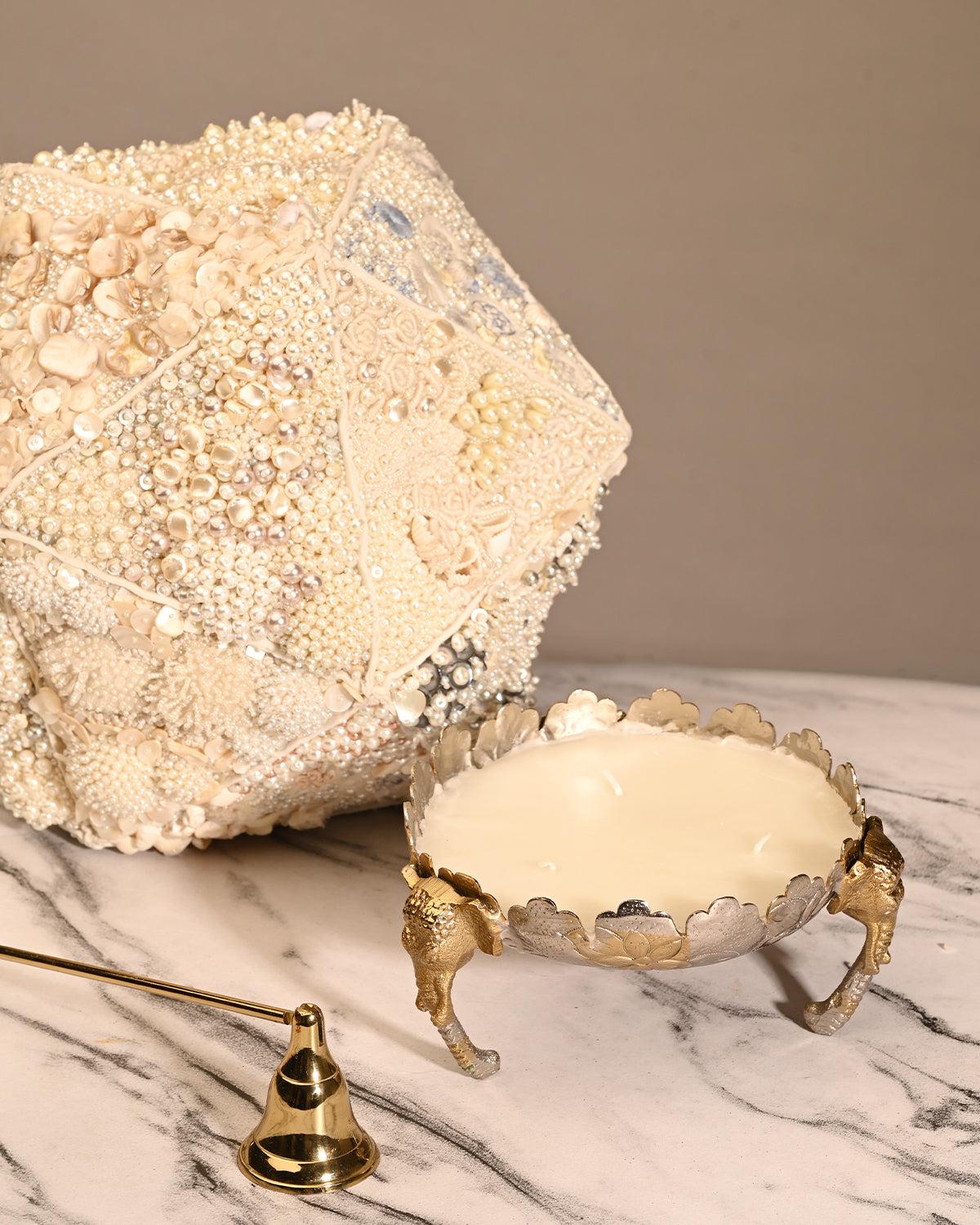ROYAL REGAL LOTUS CANDLE WITH ELEPHANT BASE