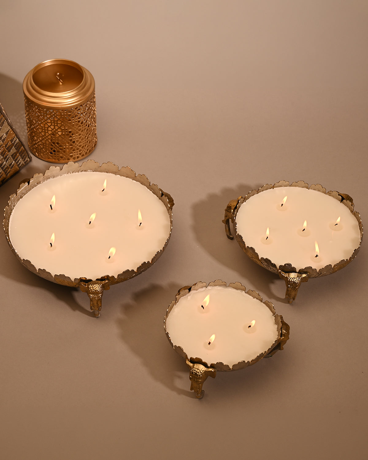 ROYAL REGAL LOTUS CANDLE WITH ELEPHANT BASE